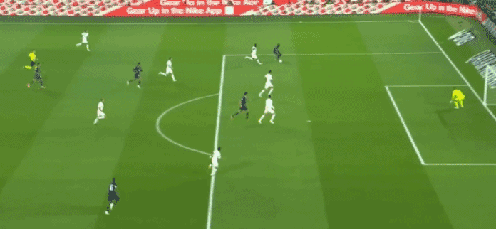 法甲赛报:姆巴佩伤愈退役 穆瓦尼传射破门 巴黎4-0马赛