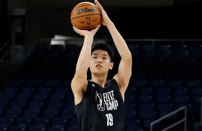 媒体人：尼克斯崔永熙试训日期从6月10日推迟至6月21日