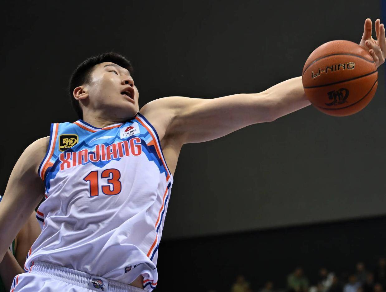 辽宁俱乐部杯小组出局 李炎哲21+6新疆大胜